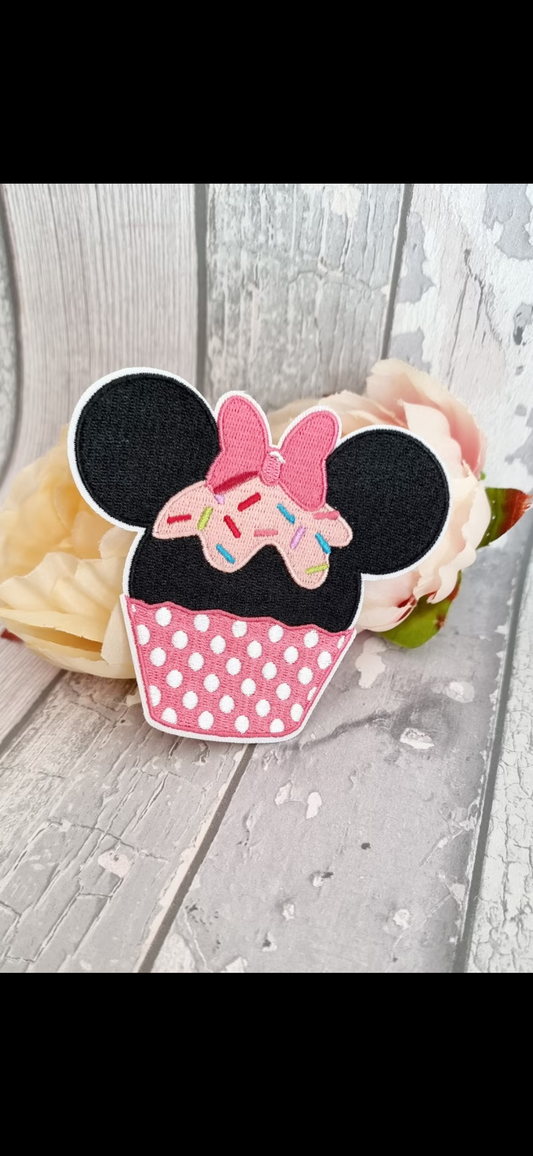 Minnie Cup Cake